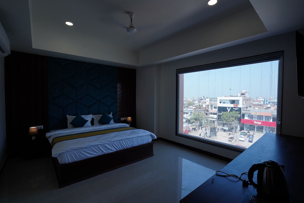 Deluxe Double Room, City View - Photo 2