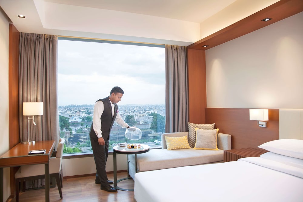 Club Room, 2 Twin Beds - Photo 4