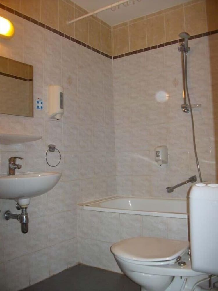 Double Room - Photo 4