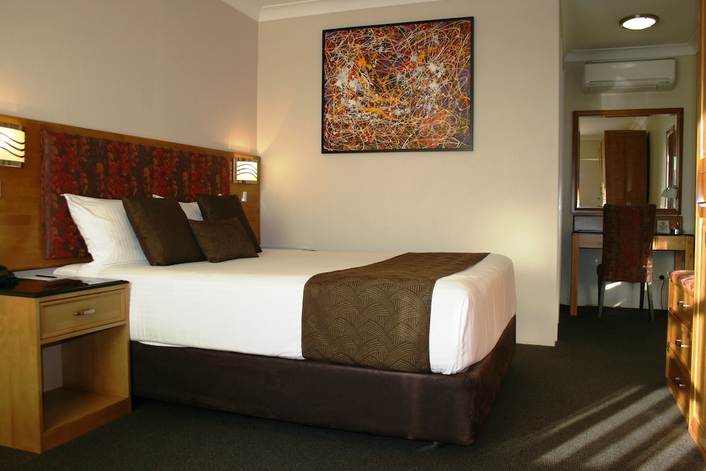 Standard Suite, Multiple Bedrooms, Non Smoking, Kitchen (3 Bedroom Apartment) photo 2