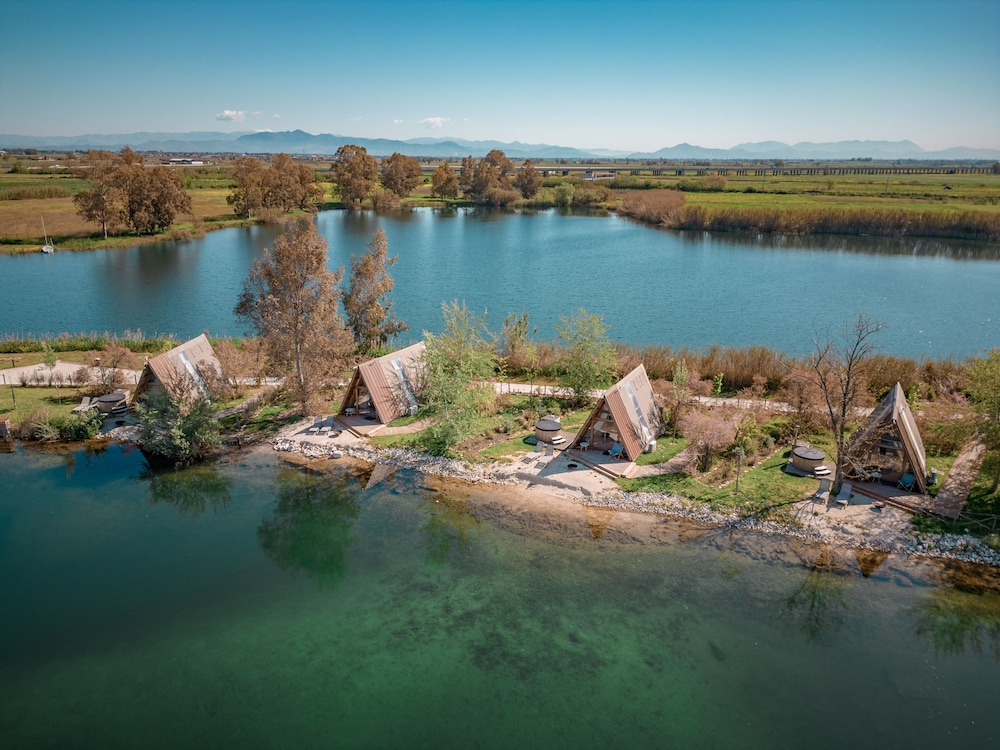 Tenda bordo Lago con vasca idromassaggio photo 3