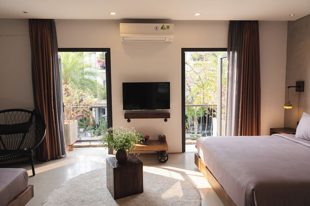 Family Room photo 1