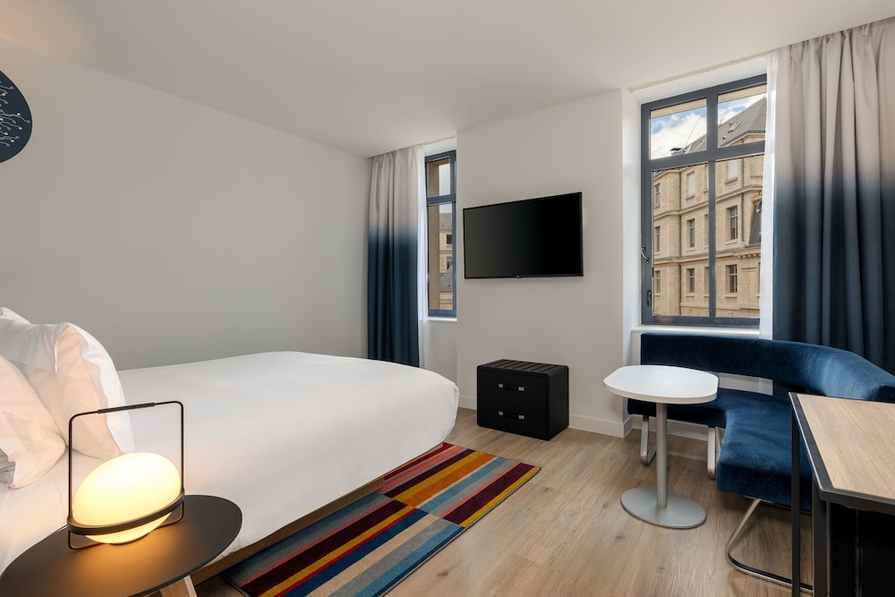 Room, 1 King Bed - Photo 4
