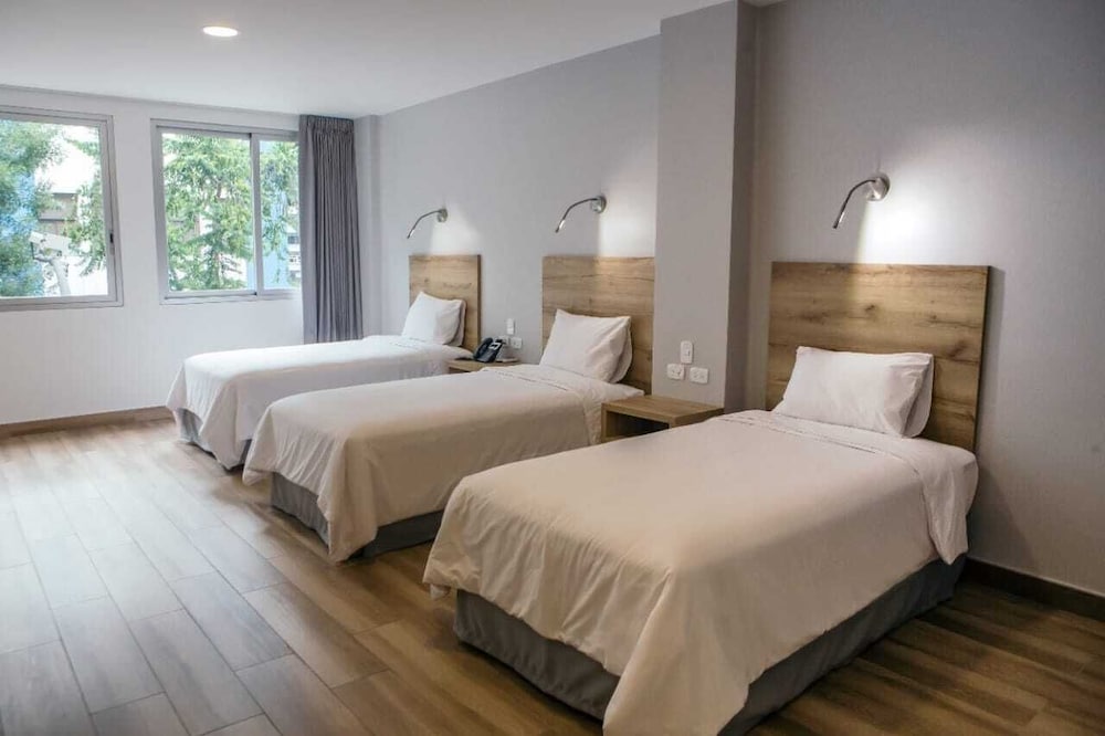 Deluxe Room, 3 Twin Beds, Non Smoking, City View photo 1