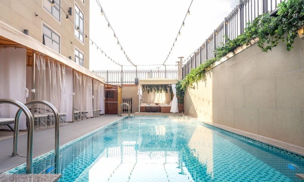 Signature Deluxe NO HDD 2PC Breakfast Buffet PKG for 2 (28 Square meter) photo 3