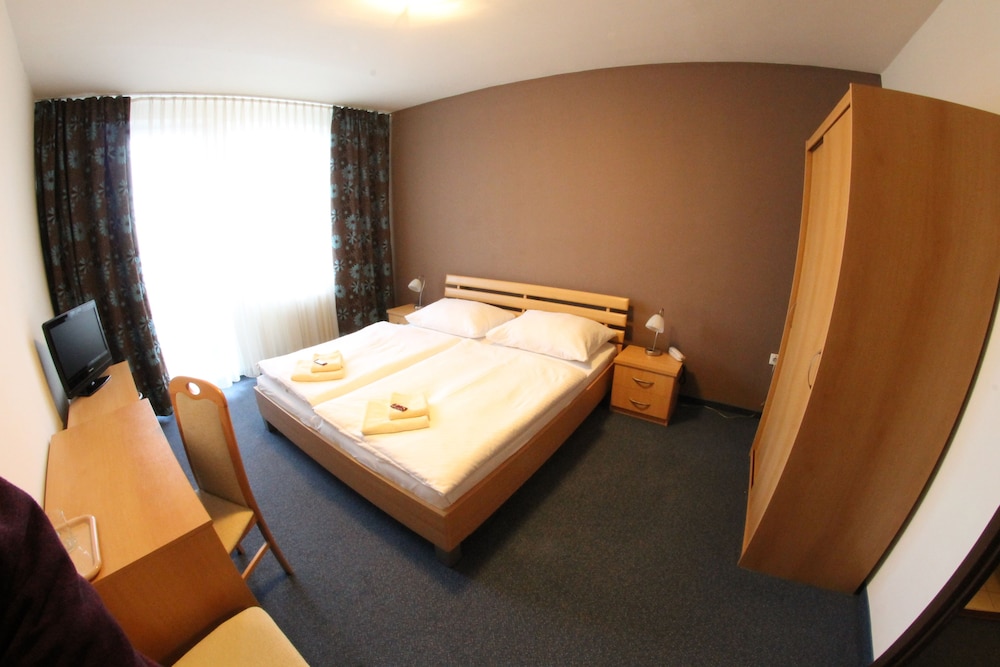 Comfort Double Room, 1 Bedroom, Balcony, City View - Photo 3