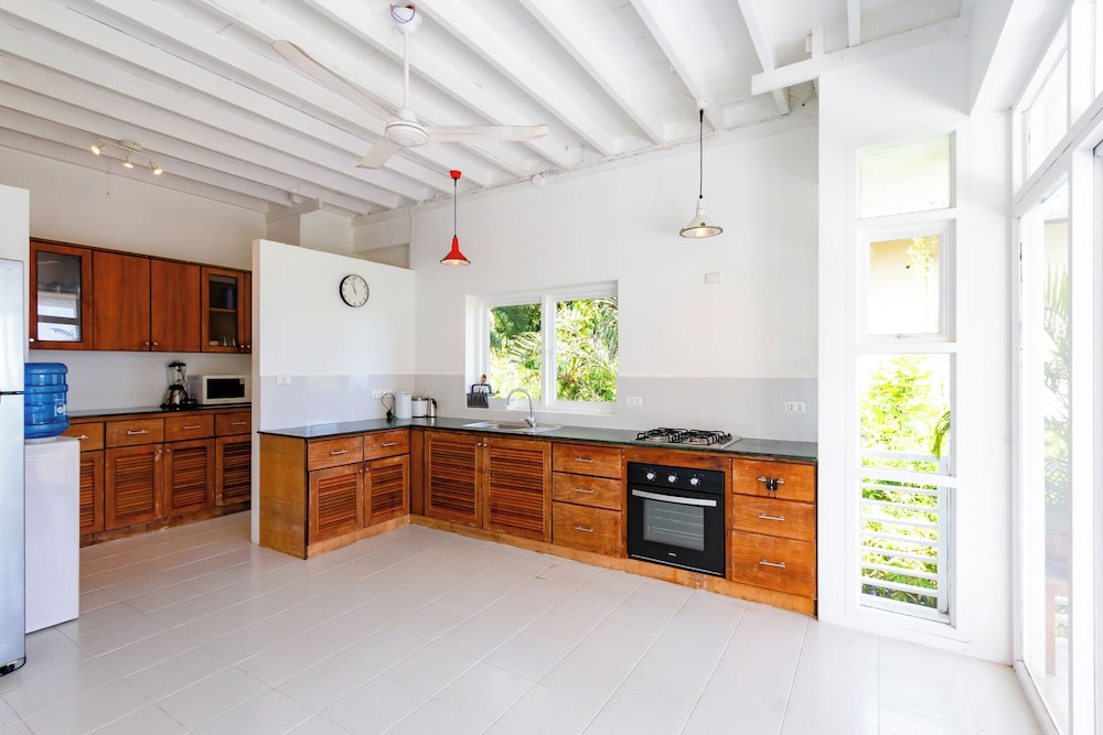 Villa photo 3