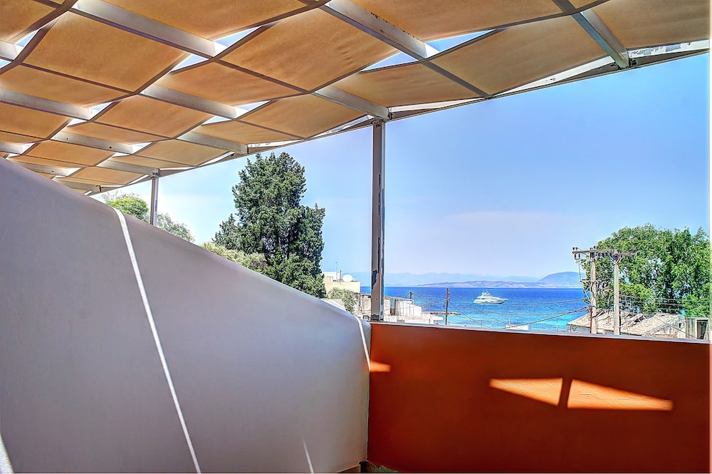 Triple Room, Balcony, Sea View photo 3