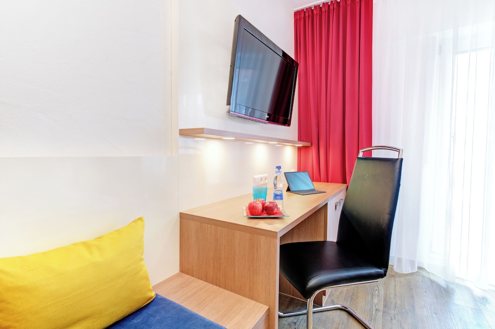 Single Room photo 2