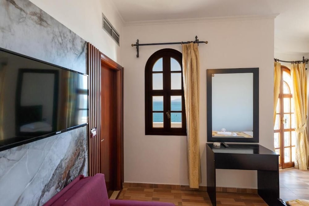 Classic Double Room, Sea View photo 1