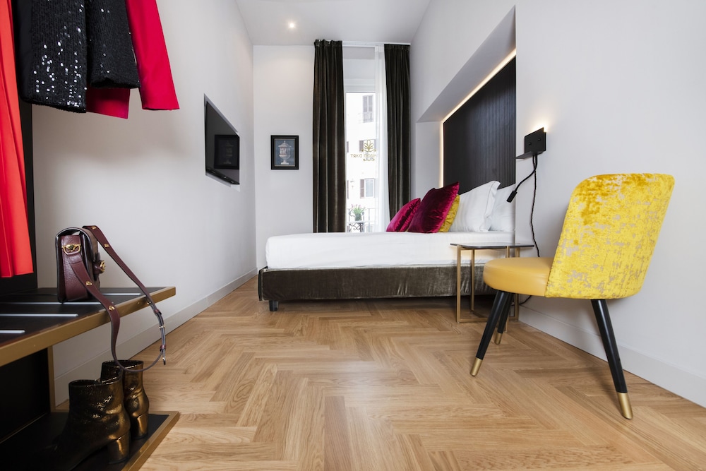 Panoramic Apartment, Annex Building (Piazza di Spagna 66) photo 3