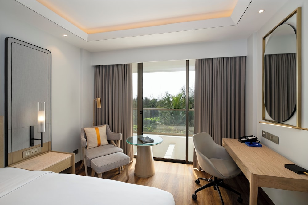Deluxe Room Twin Beds with Balcony - Photo 5