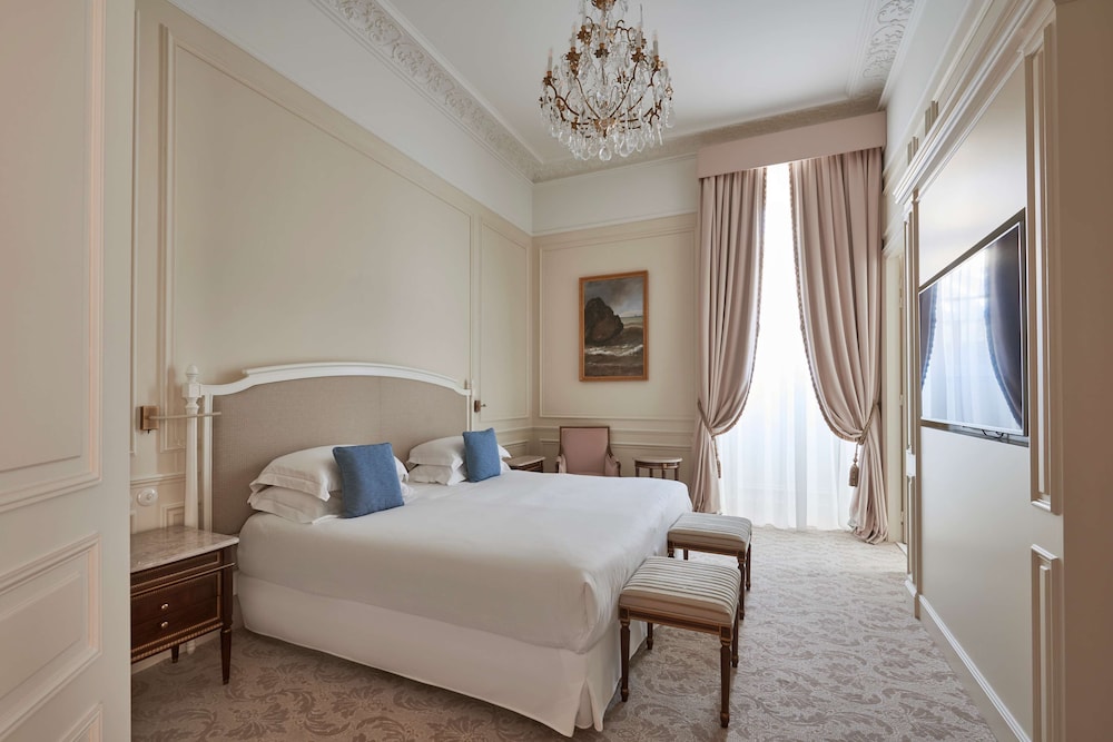 Suite, 1 King Bed (Palais)