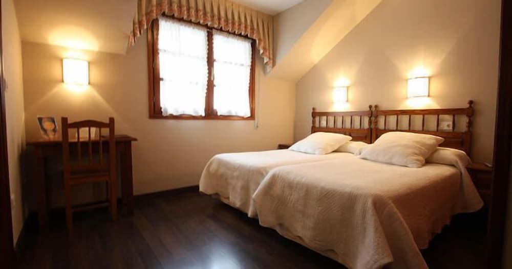 Standard Double or Twin Room photo 2
