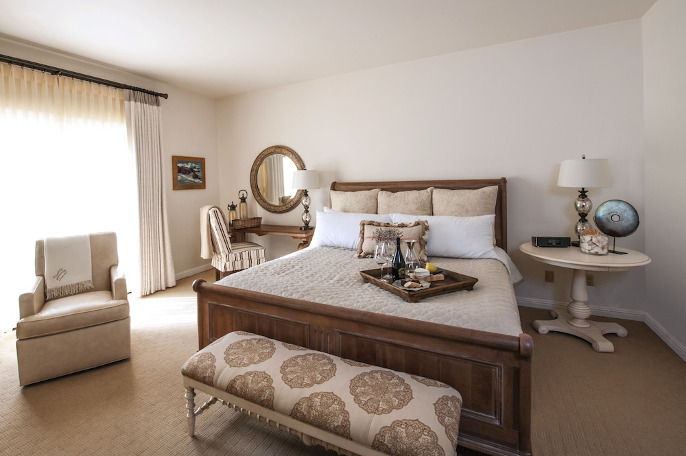 Deluxe Room 1 King Bed Garden View – Deluxe Garden Guest Room
