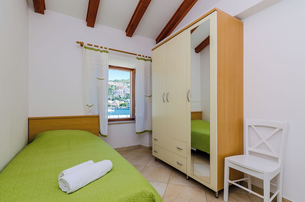 Apartment (Apartment (3 Adults) - Attic) photo 1