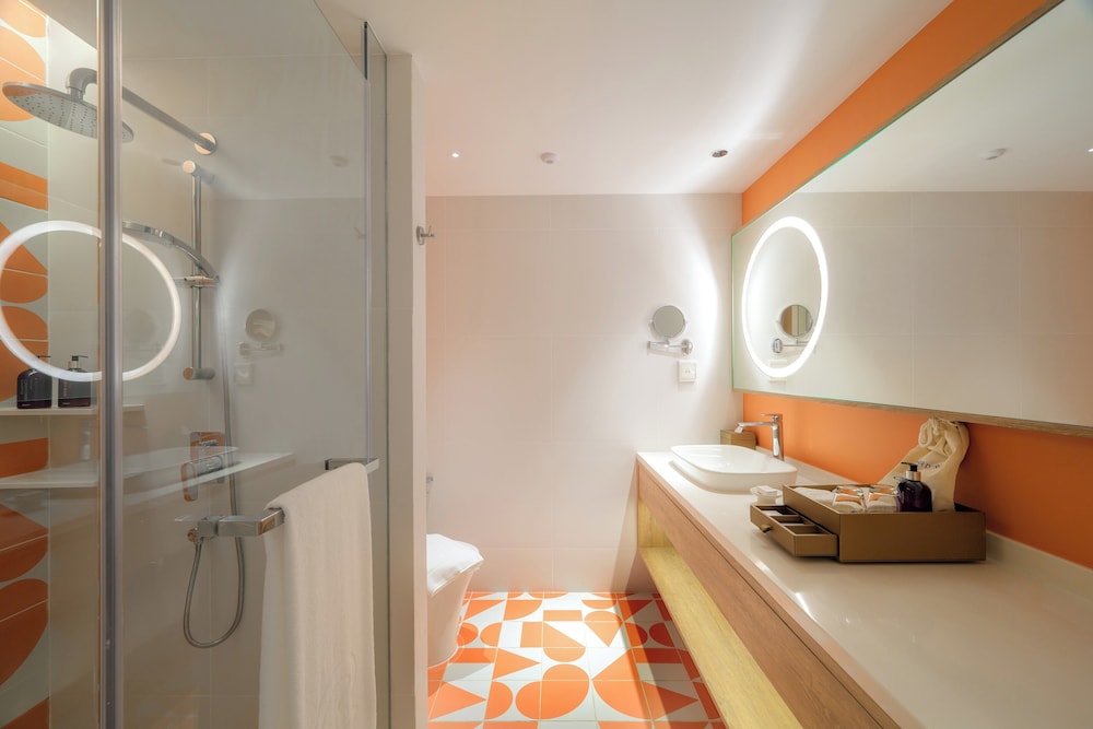 Deluxe Room, 2 Double Beds, Pool View - Photo 5