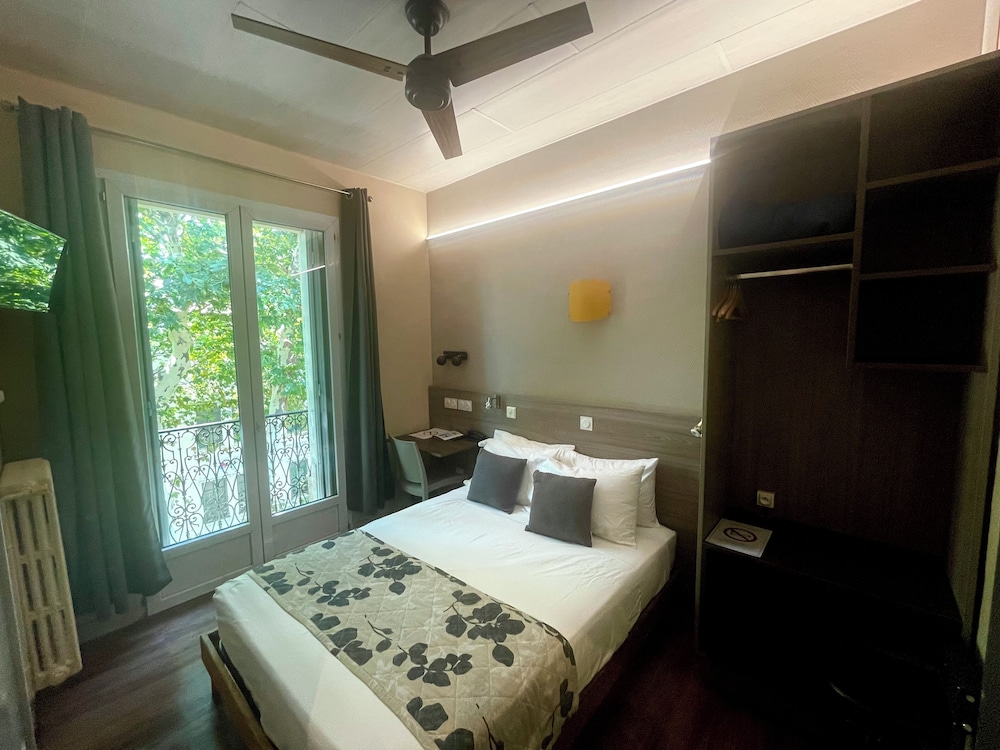 Economy Double Room (shower) photo 2