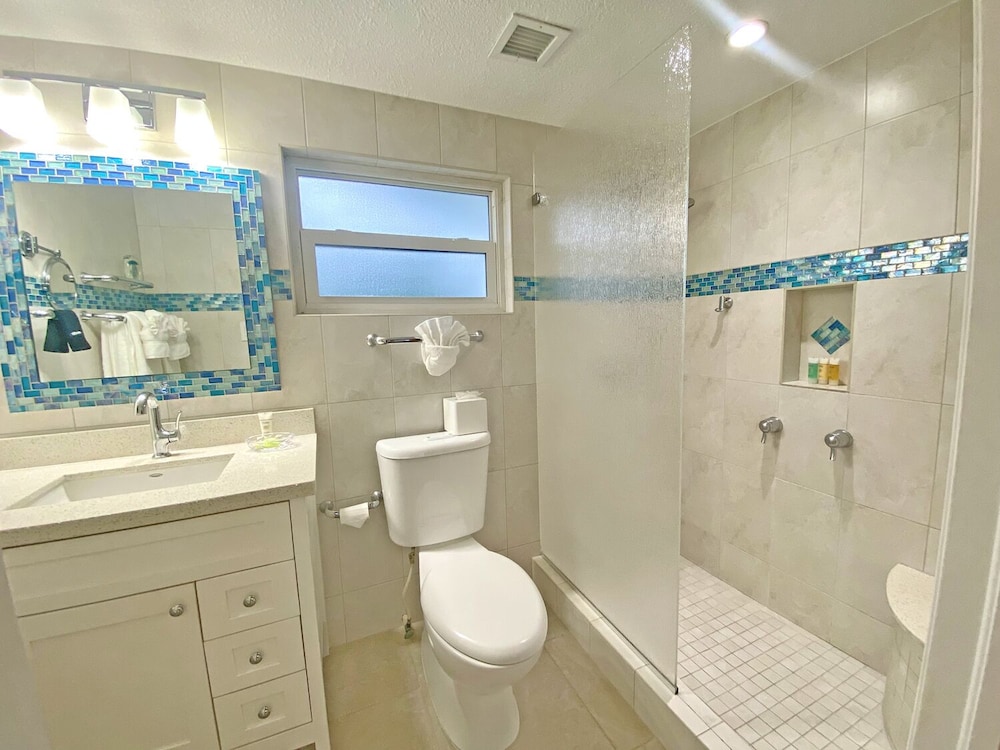 Luxury Villa, 2 Bedrooms, Oceanfront photo 2