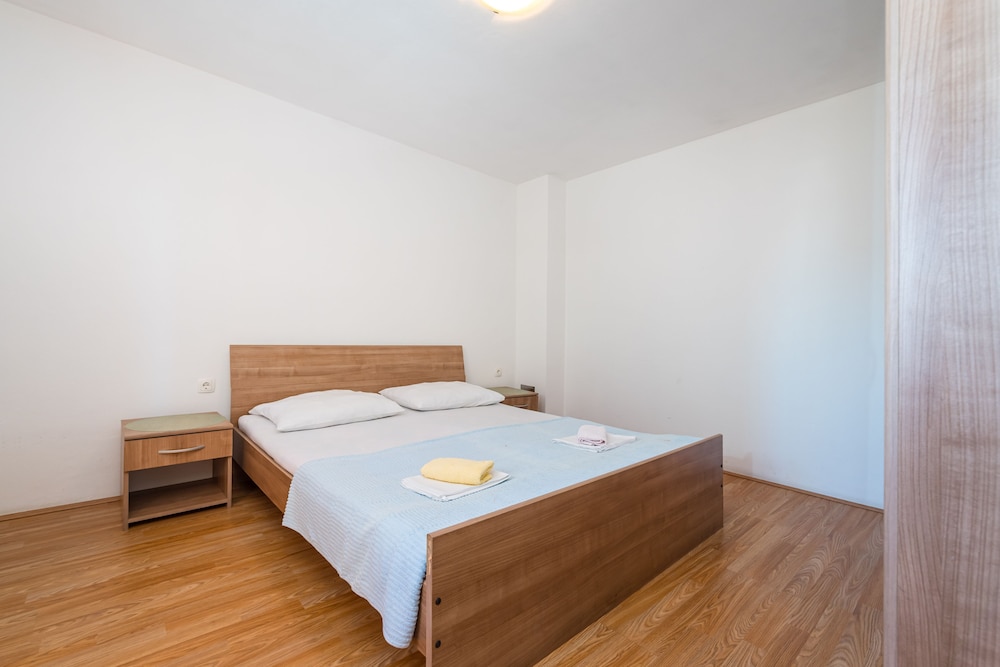 Apartment, 2 Bedrooms, Balcony, City View