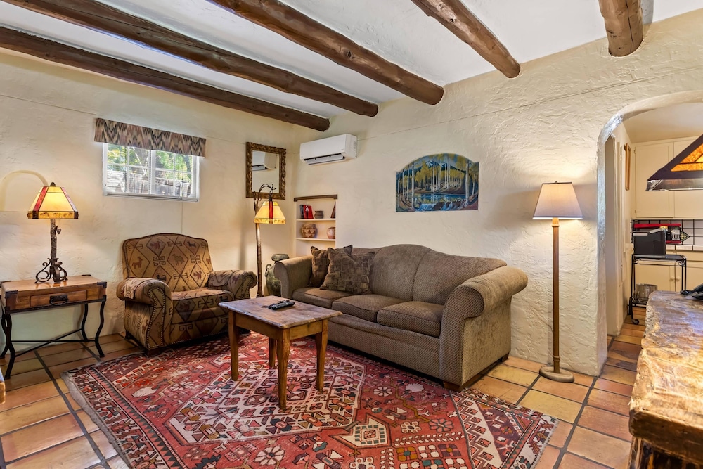 Room, 1 King Bed, Non Smoking, Fireplace