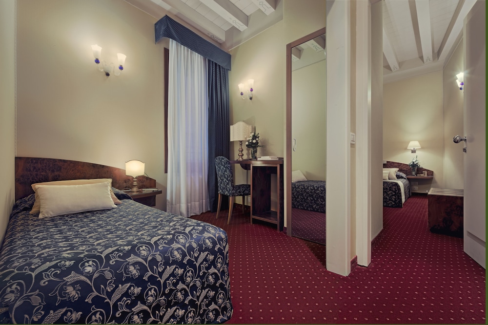Standard Triple Room photo 1