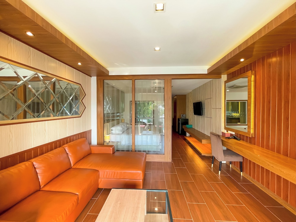 Suite, 1 Bedroom (Patong) photo 3
