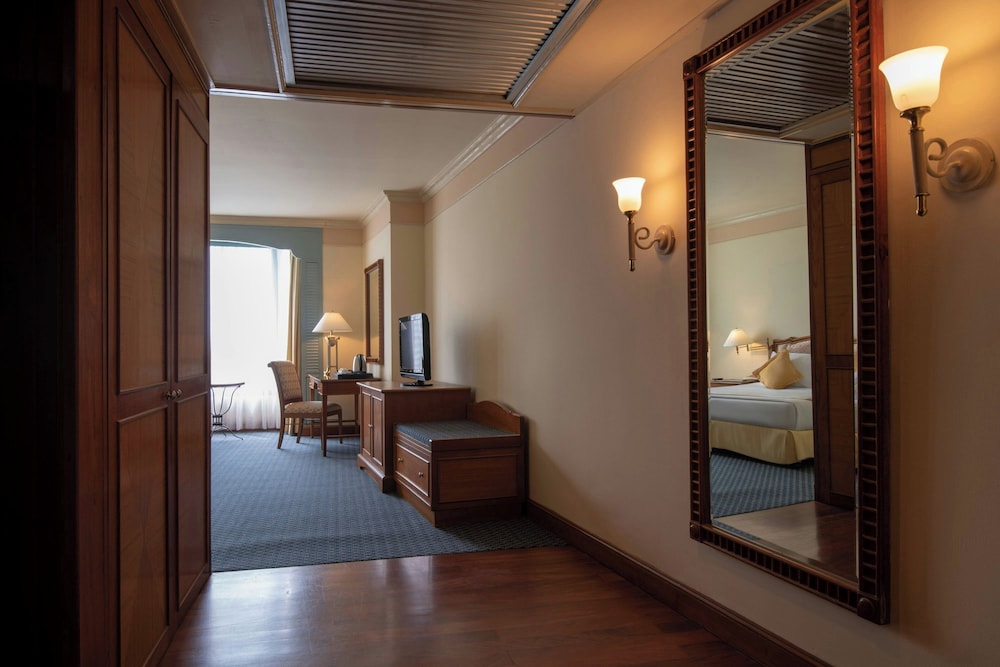 Standard Room, 1 King Bed, River View