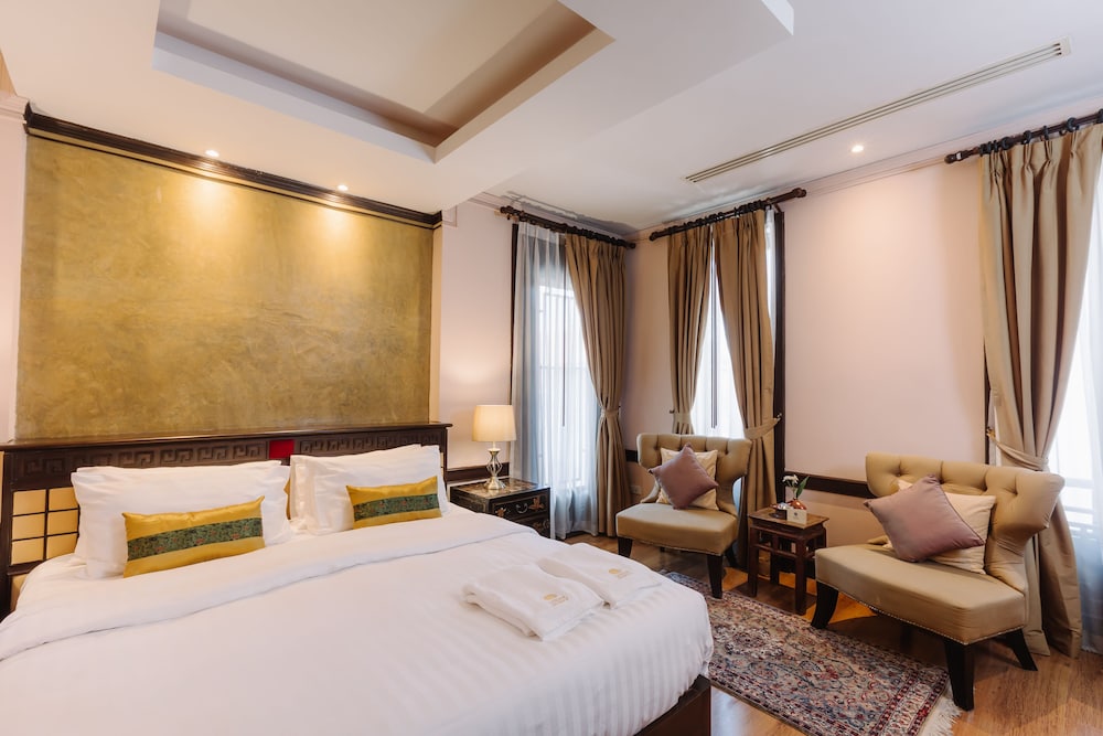 Deluxe Balcony Room