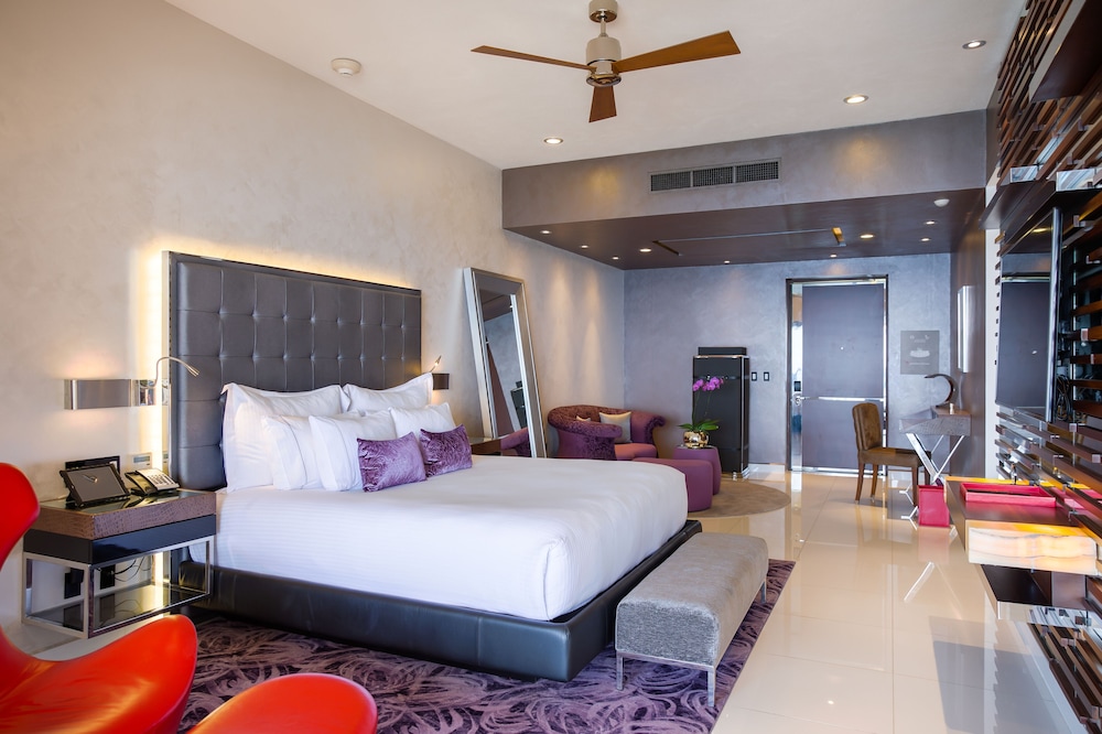 Suite North - Photo 10
