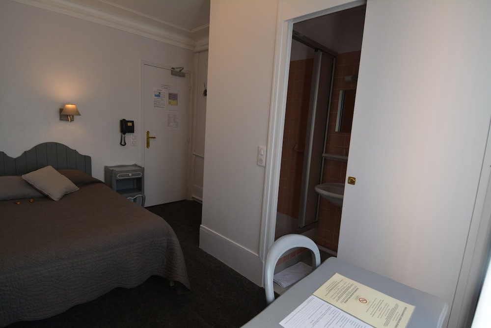 Single Room with Private Shower and WC
