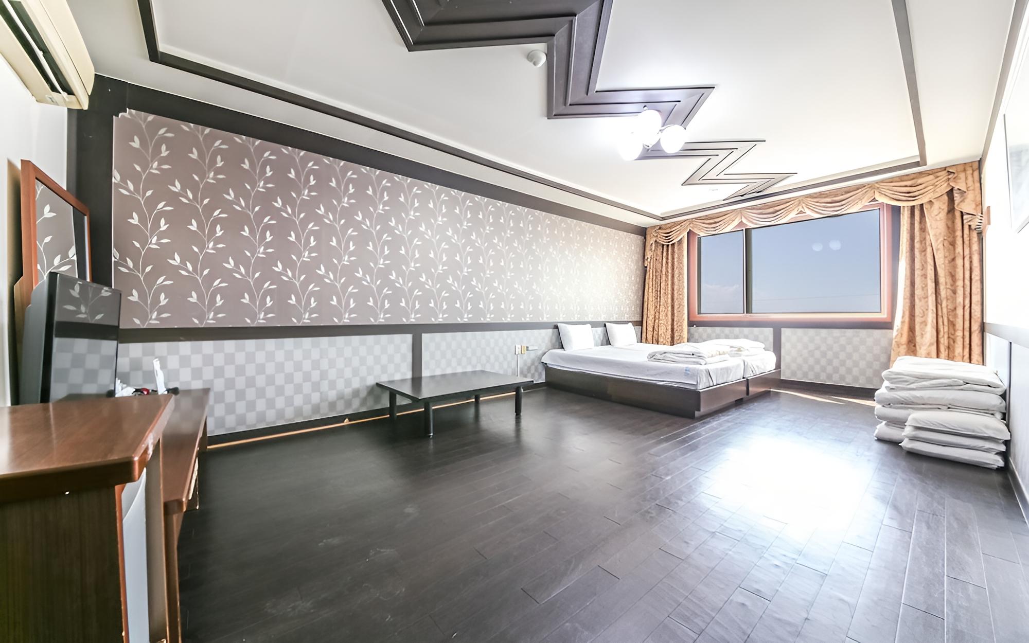 Room (Grand-Ondol) - Photo 3