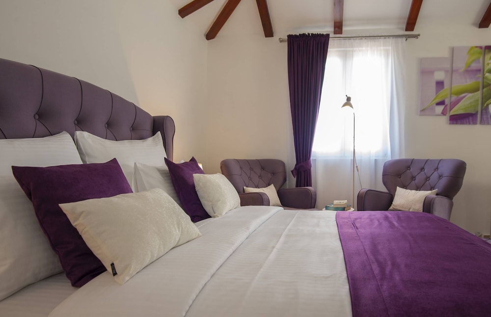 Deluxe Studio Suite photo 2