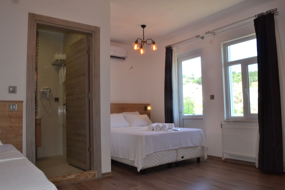 Triple Room, Balcony, Garden View