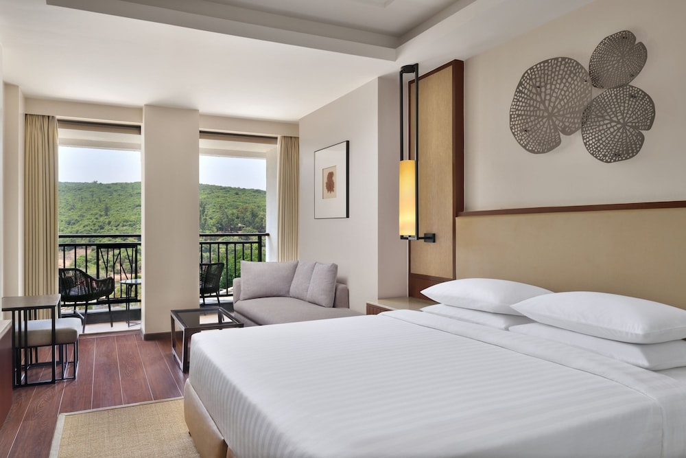 Signature Suite, 1 Bedroom, Non Smoking, Valley View (Balcony) - Photo 3