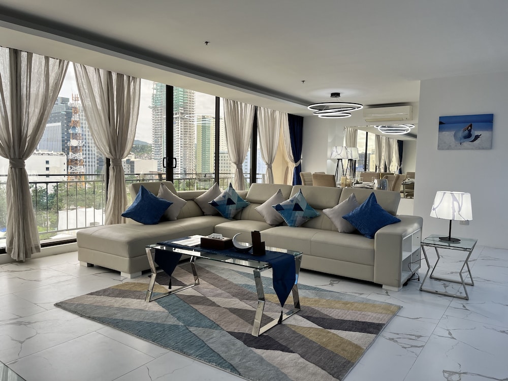 Standard Penthouse - Photo 12