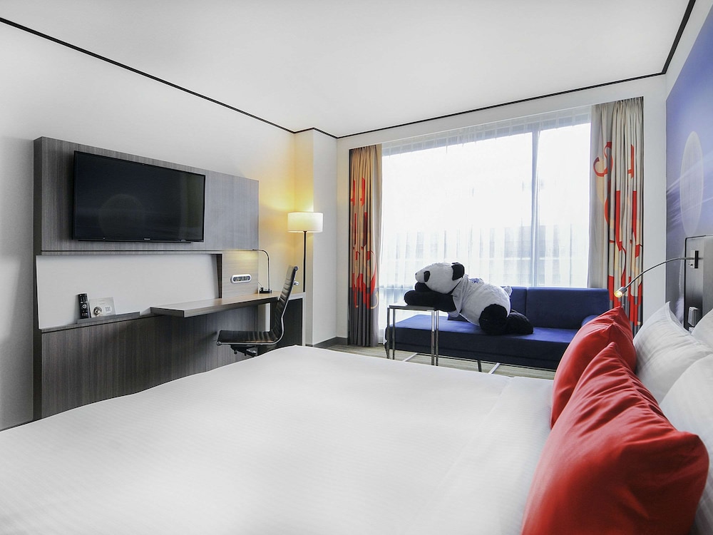 Executive Room, 1 King Bed, Executive Level - Photo 1