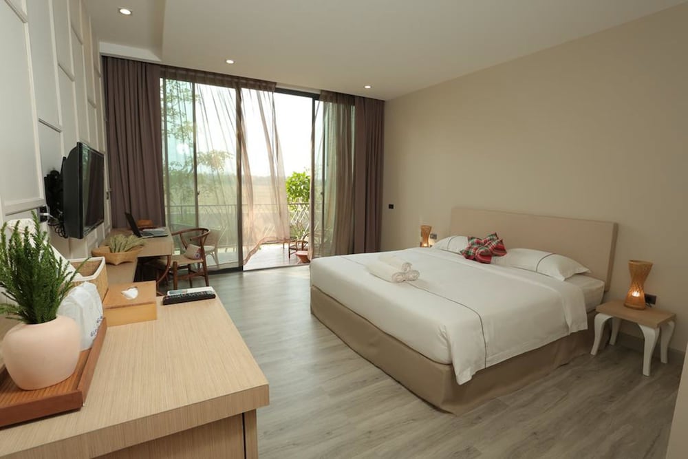 Superior Room with Balcony