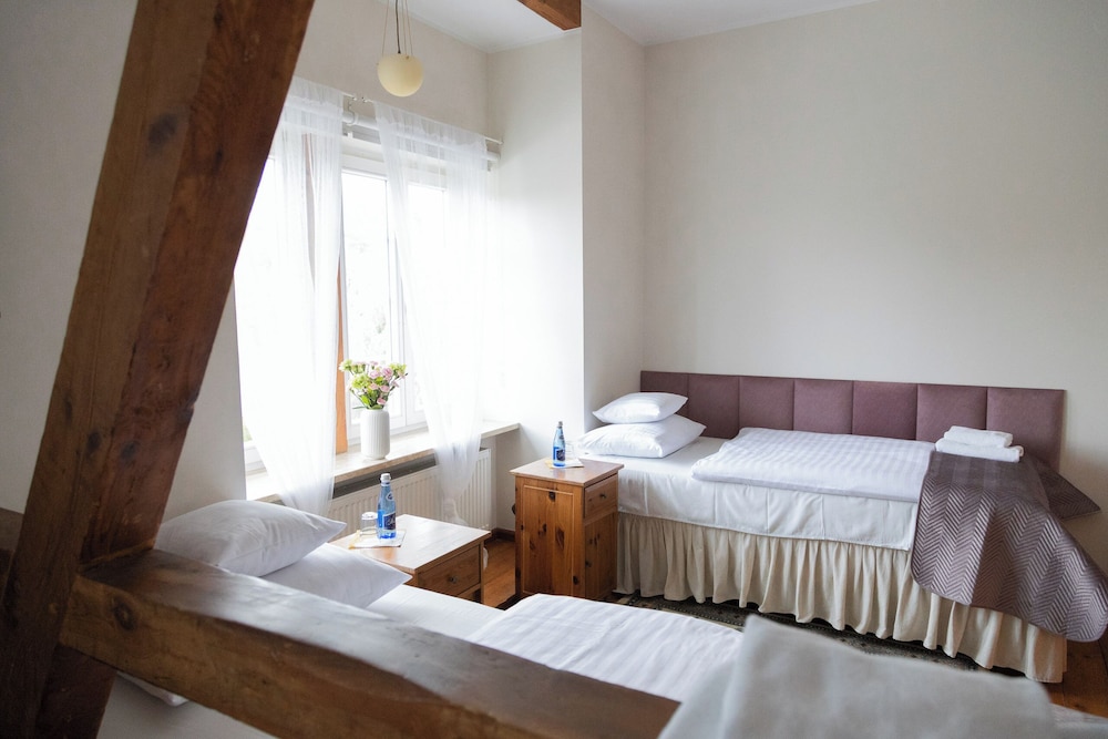 Basic Twin Room - Photo 1