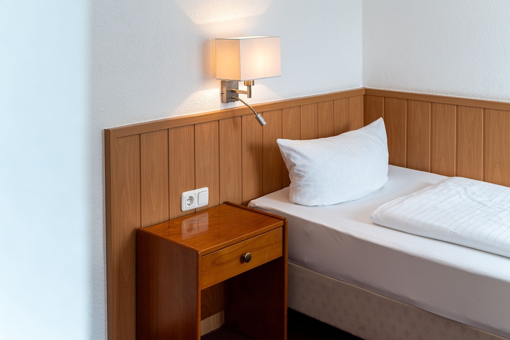 Economy Single Room