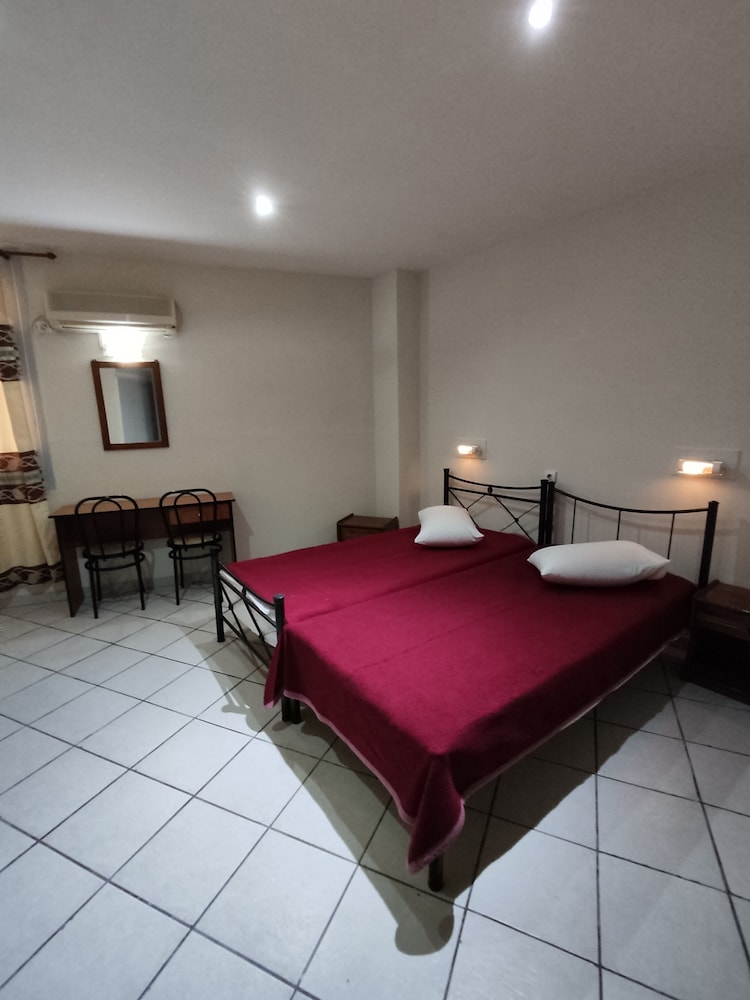 Basic Double Room photo 1
