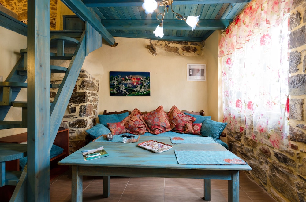 Traditional House (Dora) photo 1