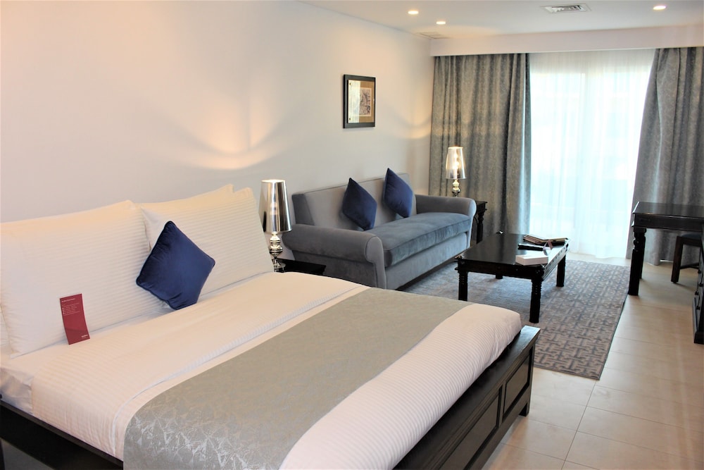 Superior Room, 1 King Bed, Pool Access - Photo 1