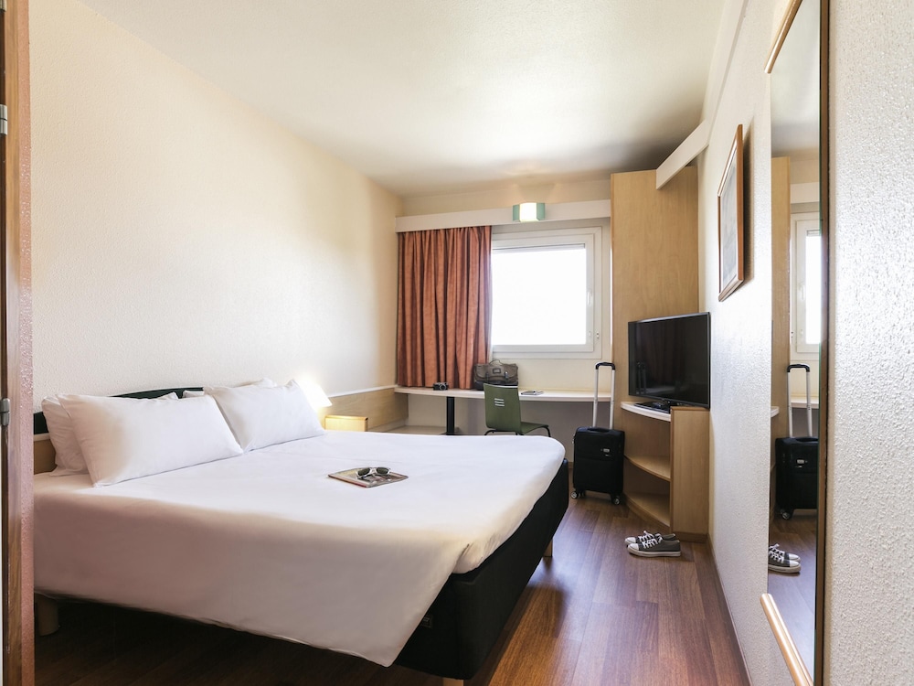 Room, 1 Double Bed - Photo 7