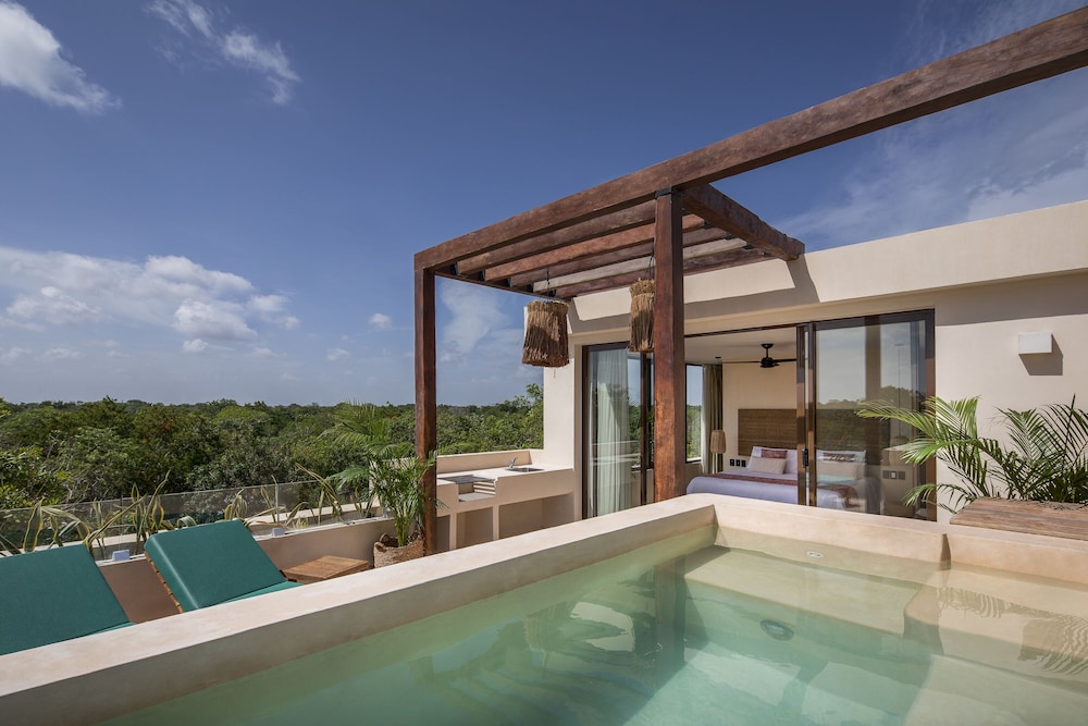Premium Double Room, 1 King Bed, Private Pool, Garden View - Photo 1