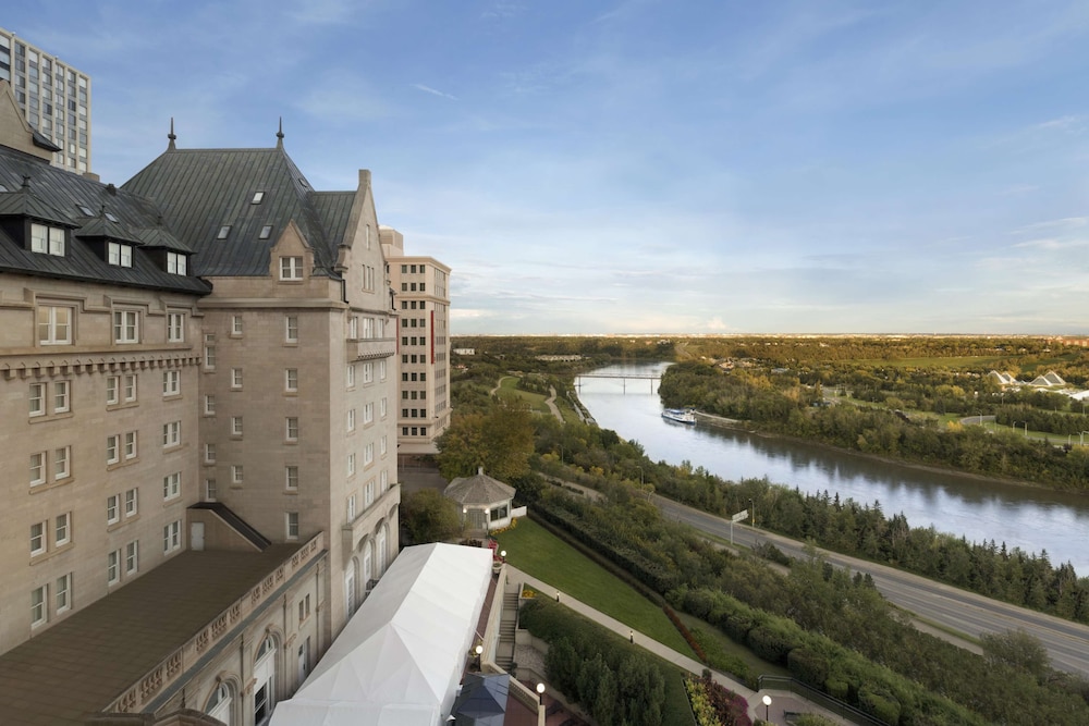 Room, 1 King Bed, Non Smoking, River View (Fairmont) - Photo 5