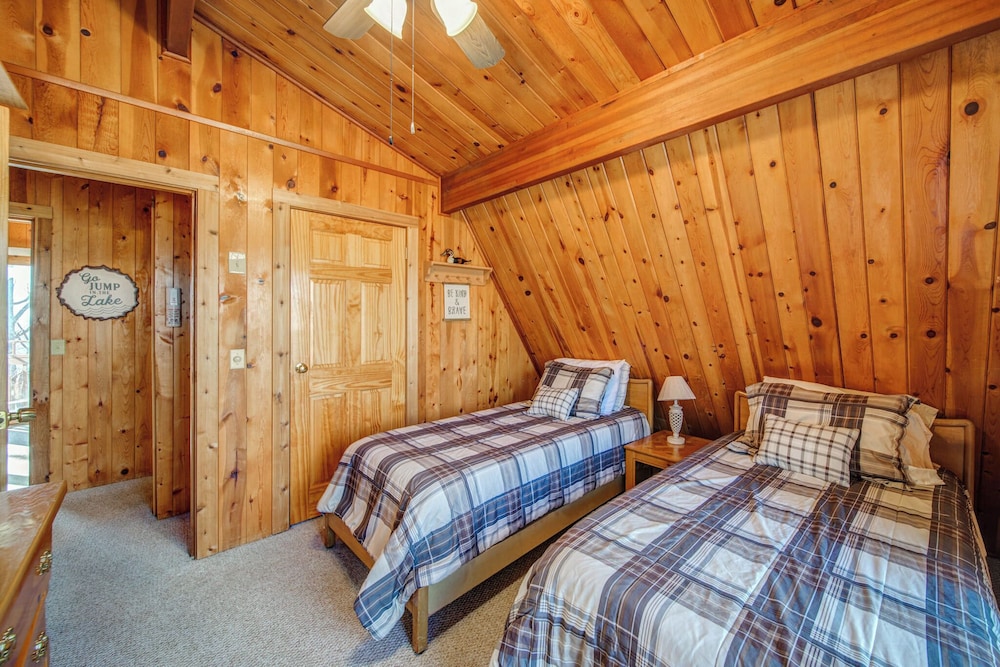 Cabin, Multiple Beds, Patio, Mountain View (Cozy Bear at Bent Tree)