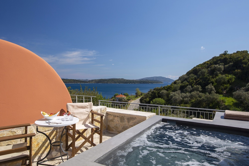 Superior Room Sea View & Outdoor Jetted Tub photo 3