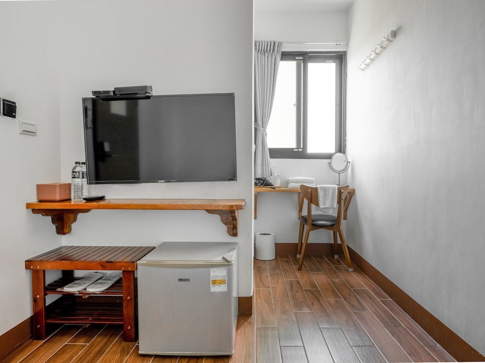 Standard Double Room - Photo 7