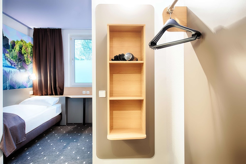 Twin Room - Photo 6